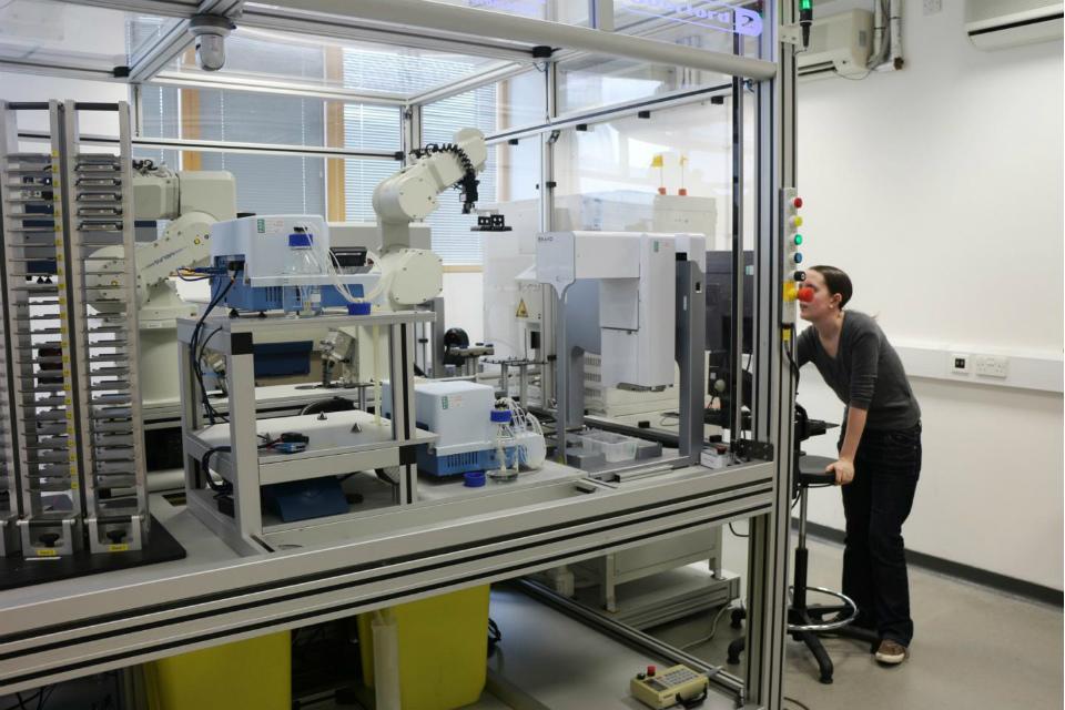 robot-ai-forskaren eve.jpg