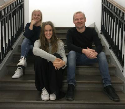 arbetsgruppen-bakom-sally.jpg
