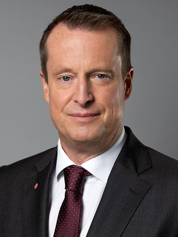 anders-ygeman_staende-mindre.jpg