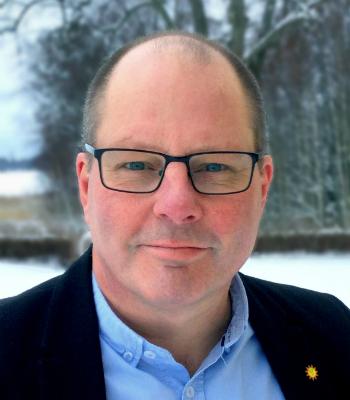 OlaHenningsson_red.jpg