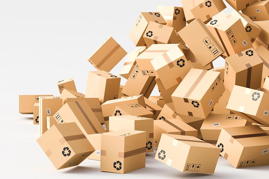 Amazon, Tech, Kartonger Som Ramlar In Från Höger Till Vänster