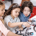 grupparbete-med-robot-i-skolan.jpg