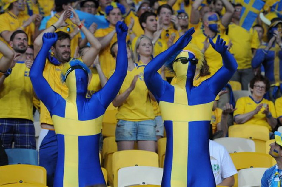 Swedish_football_supporters_20120611.jpg