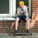 kille-med-skateboard-surfar.jpg