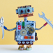 gullig-robot-med-verktyg.jpg