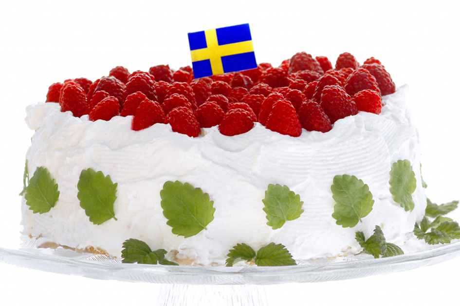 hallontorta med svensk flagga.jpg