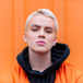 Kvinna Orange Bakgrund 960640